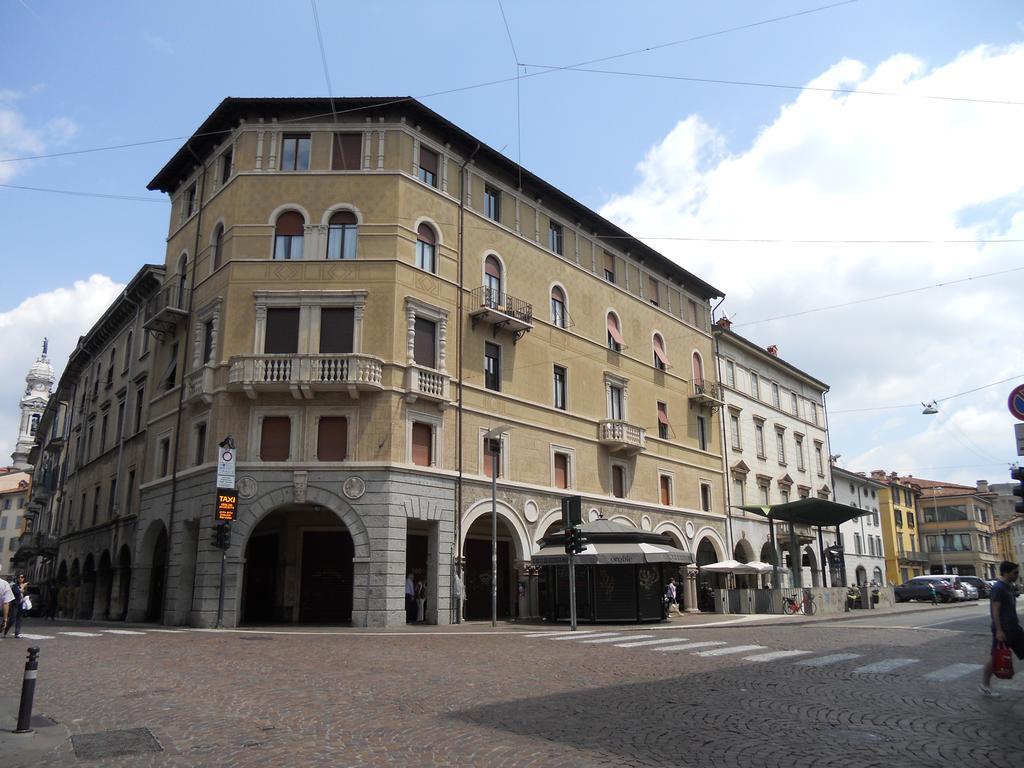 Apartment Bergamo Centro Storico Exterior foto